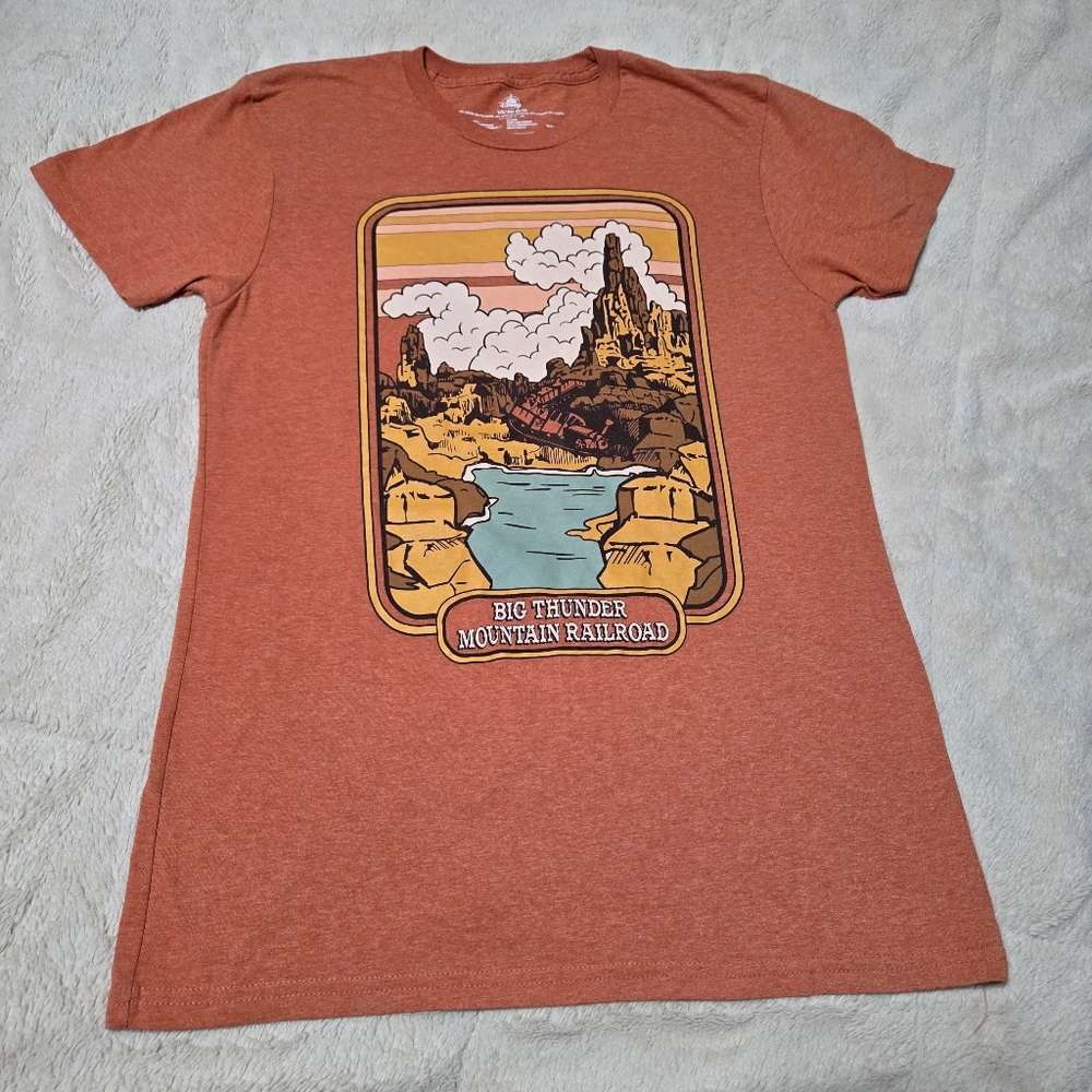 Disney Frontierland T-Shirt Big Thunder Mountain Railroad - Size M